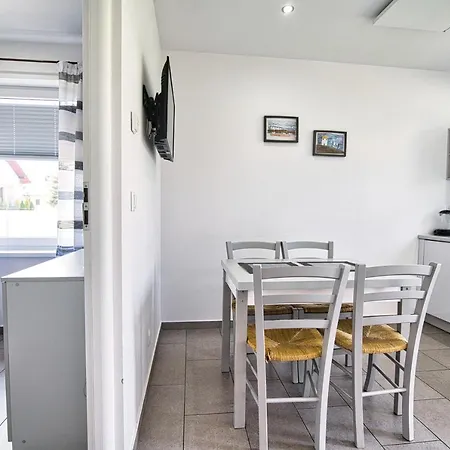 Apartamenty I Domki U Basi Zator Exterior photo