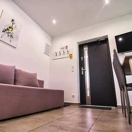 Apartamenty I Domki U Basi Zator Exterior photo