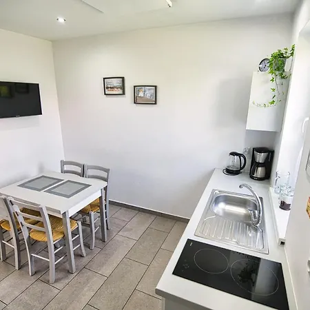 Apartamenty I Domki U Basi Zator Exterior photo